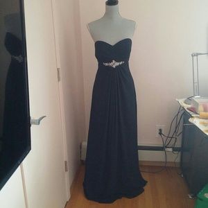 Bill Levkof  dark navy  evening gown